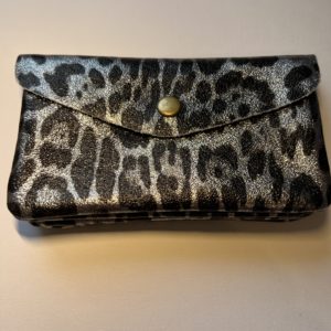 MONEDERO ANIMAL PRINT PLATEADO