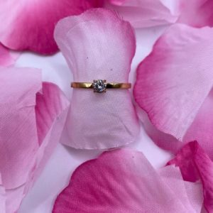 ANILLO BRILLANTE DORADO